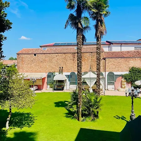 Edoardo Apartment